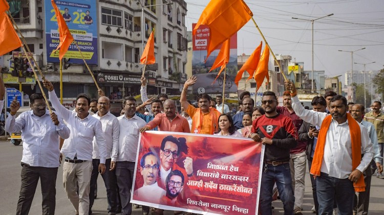 Uddhav holds his party leaders’ meet, to approach SC on Speaker’s verdict