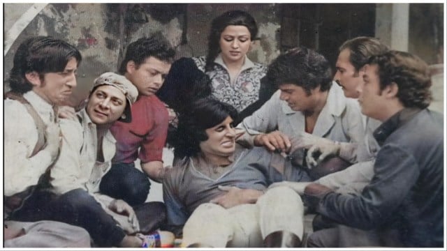 Shakti Kapoor, Hema Malini, Amitabh Bachchan and others in a still from Satte Pe Satta