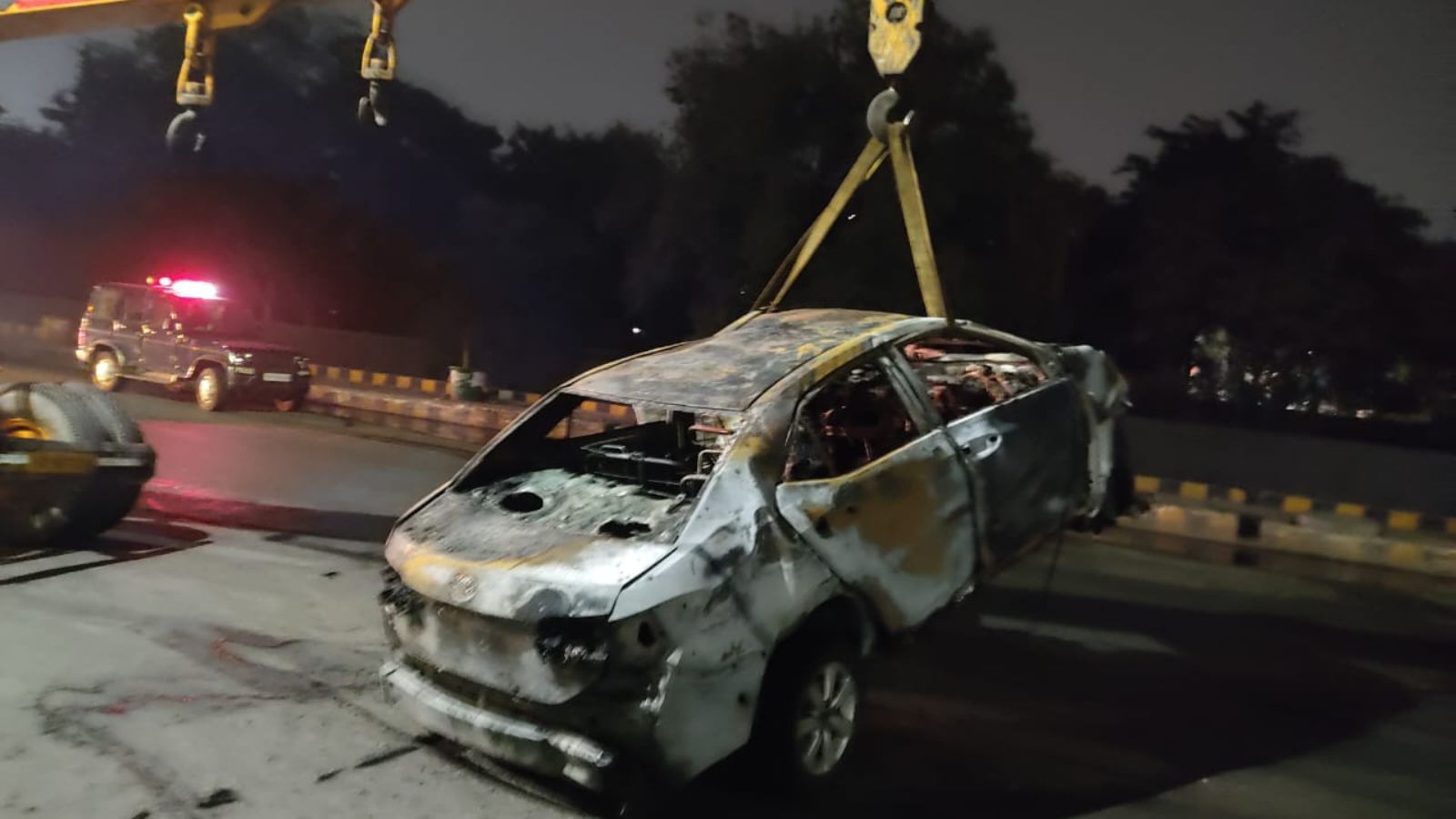 30-year-old burnt to death after car catches fire in Noida | Delhi News ...