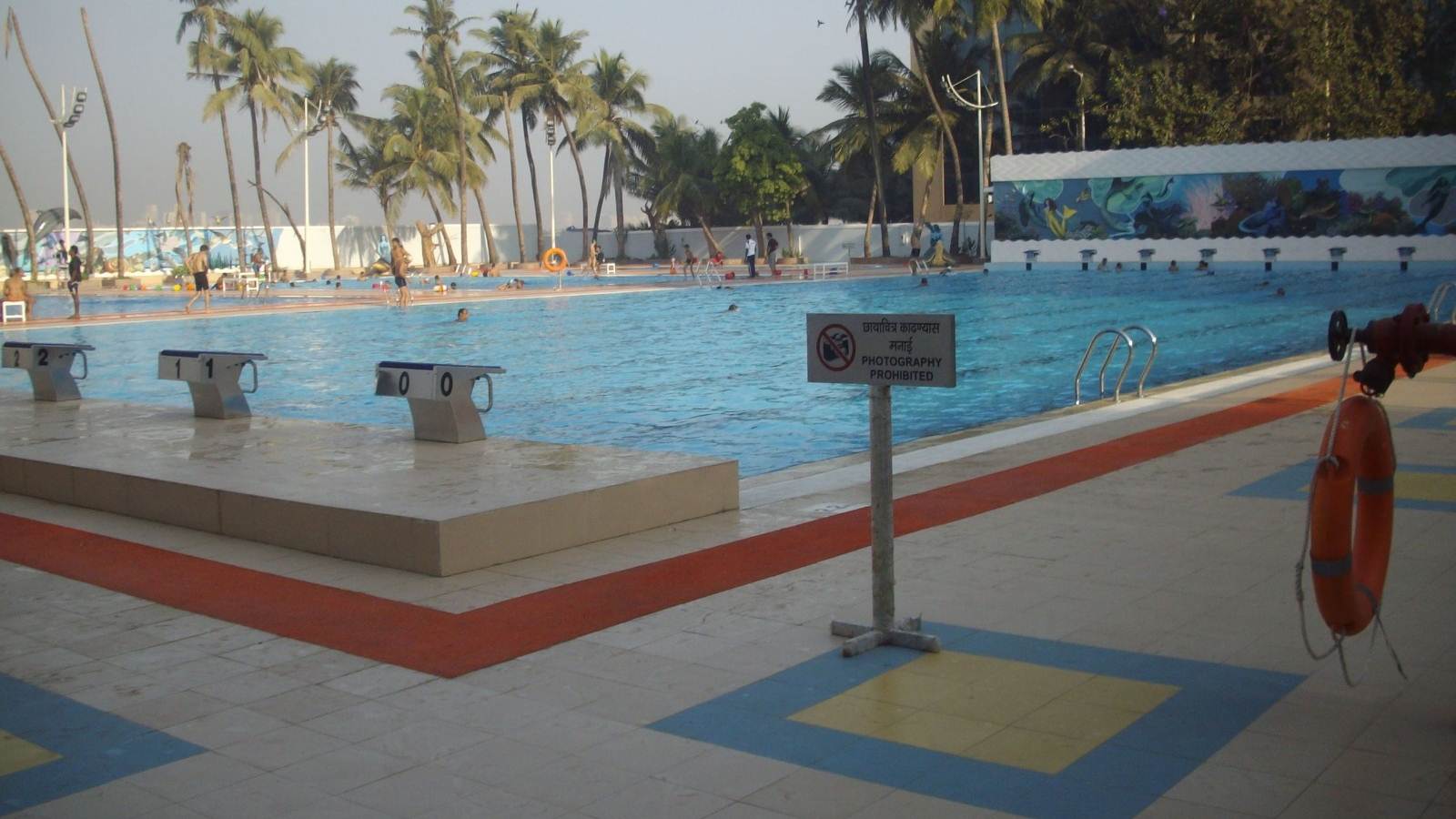 Md Roor Chkar Pool Members of BMC-run Dadar swimming pool raise stink over fee hike, bad ...