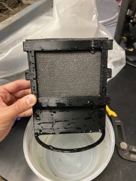 The fuel cell can be seen here. 