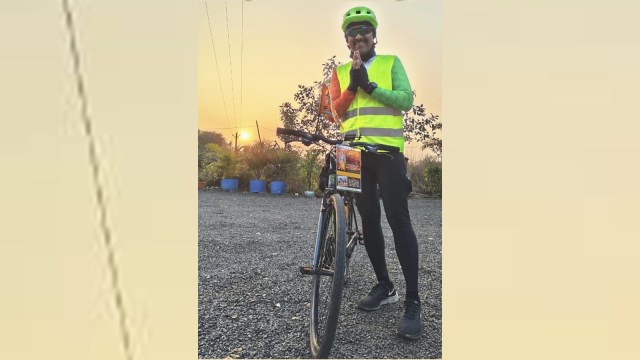 Pune cyclists ayodhya trip, pune cyclists reaching ayodhya, pune cyclists way to ayodhya, Pune Bhakti riders, pune cyclist journey to Ayodhy, Ram temple inauguration, Auodhy Ram Mandir, Ram Mandir newsindian express news