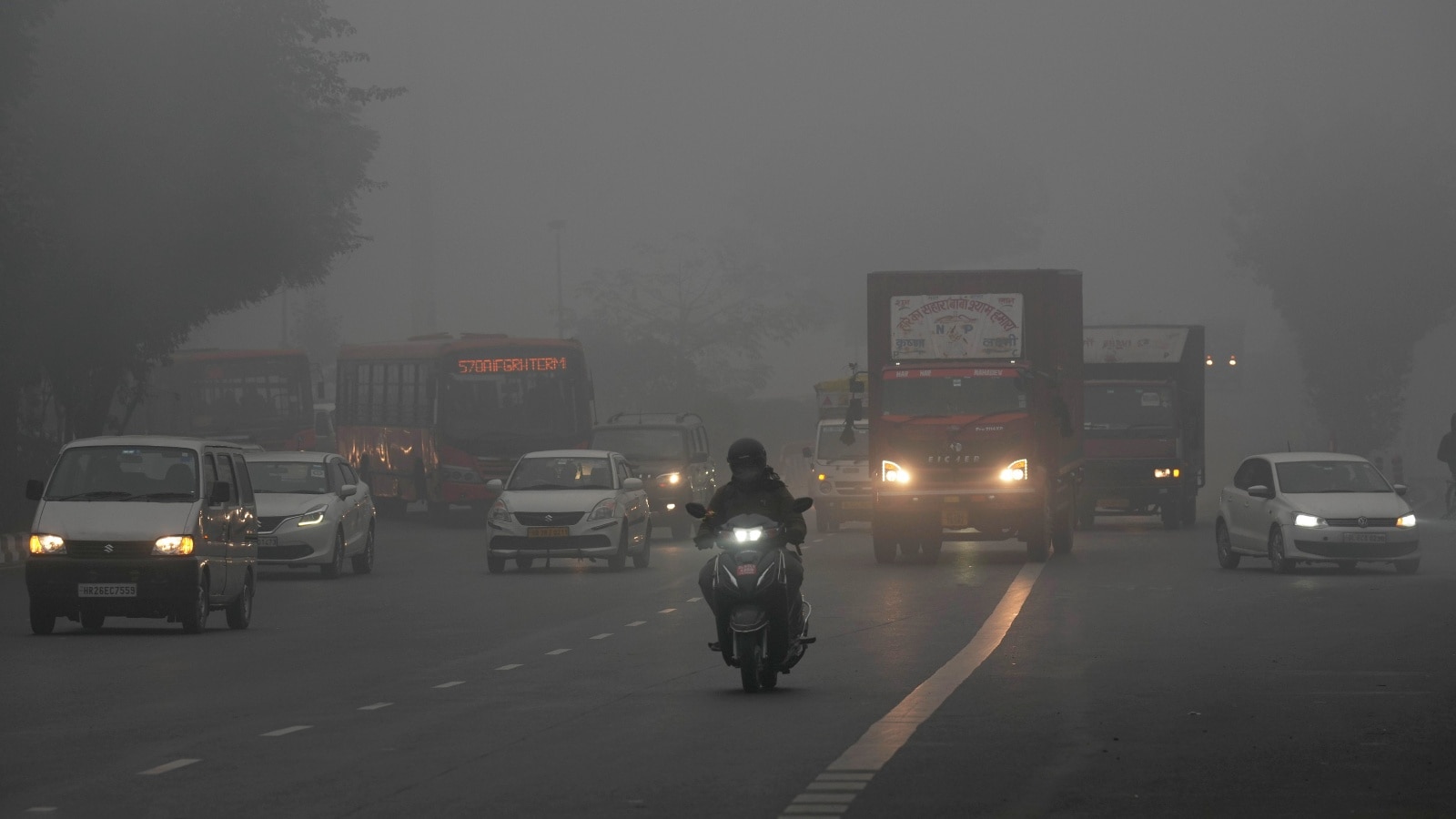 Weather: Winter fog in Delhi
