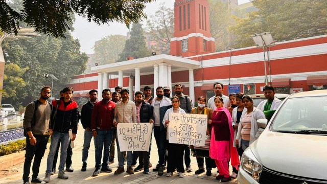 delhi govt hospitals, delhi govt hospitals pending salary, delhi govt hospital employees strike, Lok Nayak Hospital, medical workers pending salary, Covid pandemic, covid warriers, delhi news, indian express news