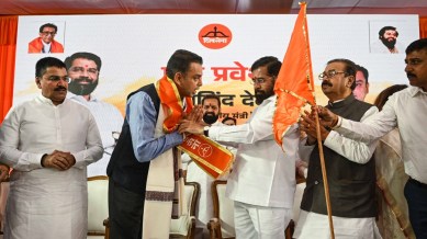 milind deora quits congress