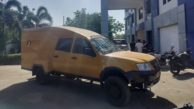 gandhidham cash van hijack