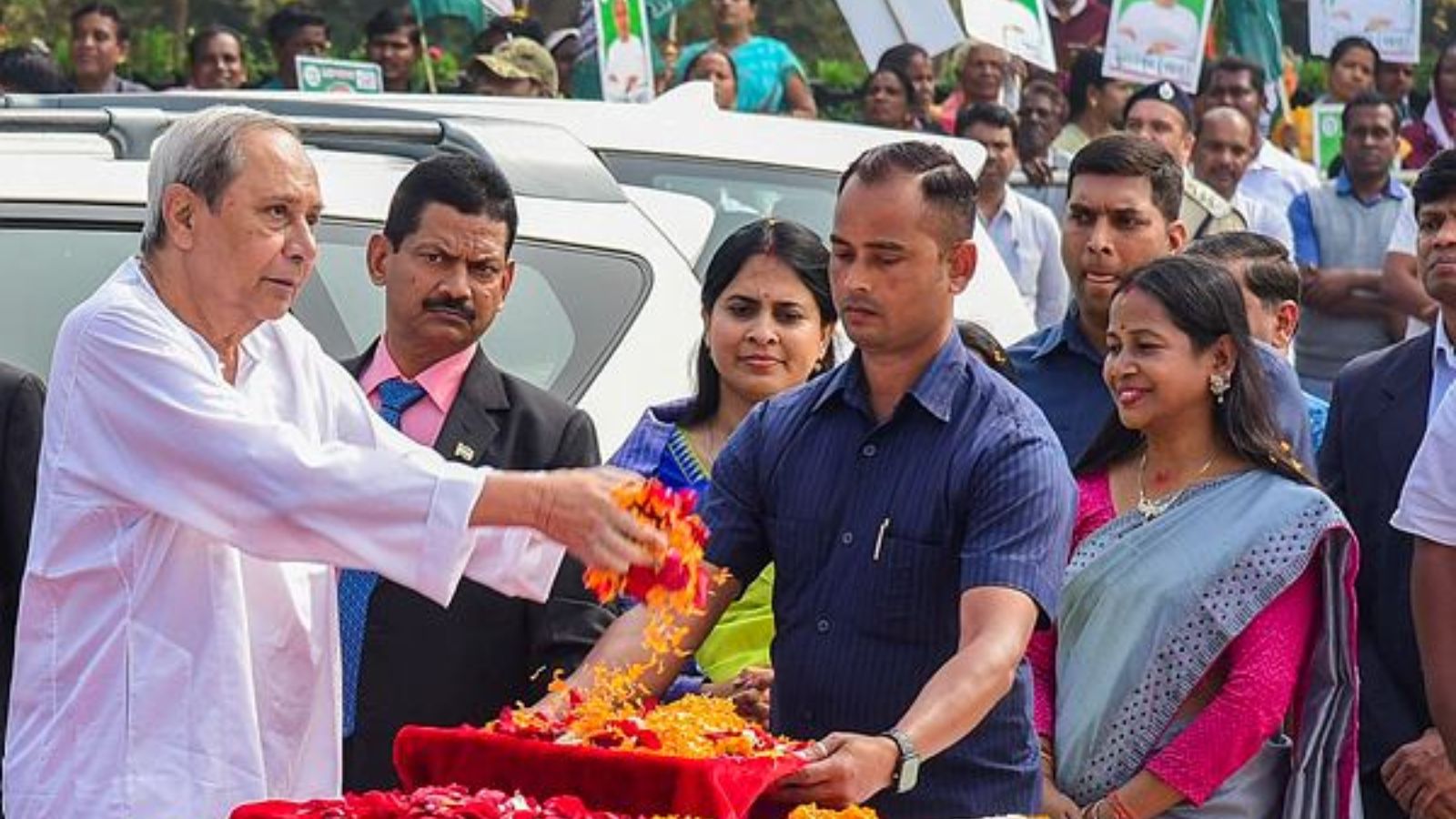 Odisha CM begins new year by laying foundation stone for Bhubaneswar Metro project | India News