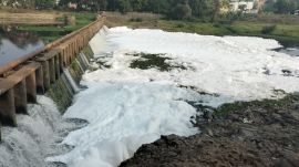 On the fifth consecutive day, the white toxic foam was palpably visible in the river at several places. The river flows for 18 km in Pimpri-Chinchwad – from Dehu Road to Charholi.