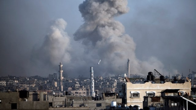 Israel presses southern Gaza assault, Jordan decries damage to hospital ...