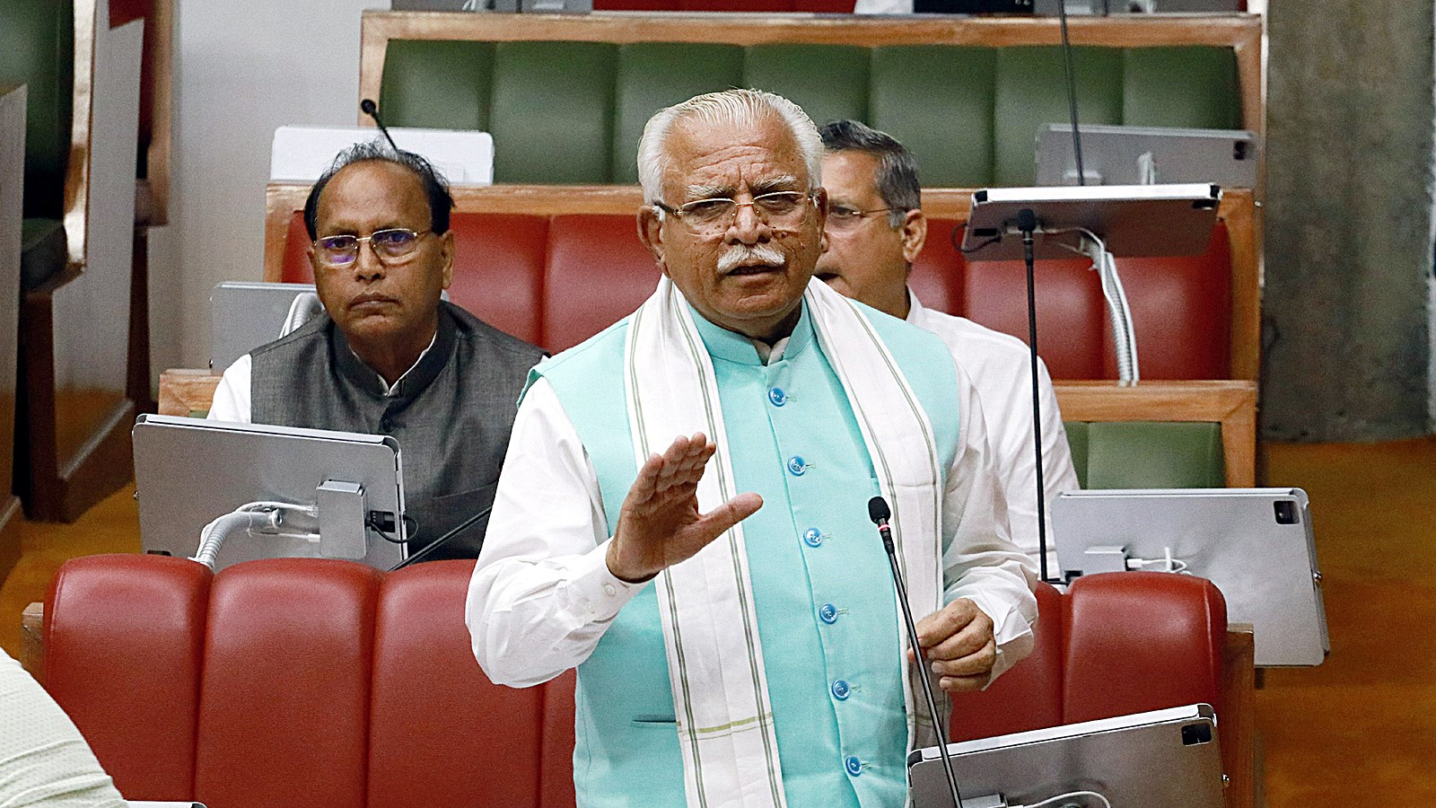 On RDay, Khattar announces monthly electricity bills at 4 Haryana