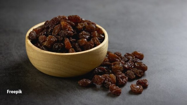 soaked raisins