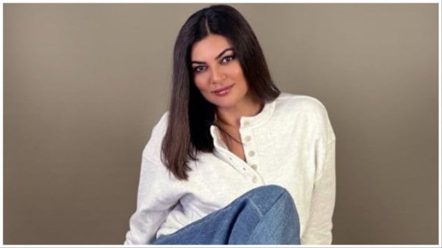 Sushmita Sen shares Preamble of the Indian Constitution