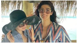 Twinkle Khanna shared a picture with sister Rinke Khanna.