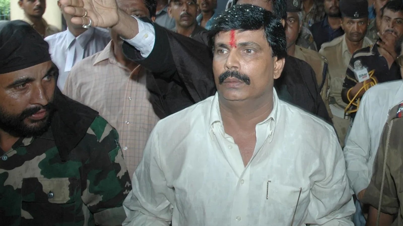 Sc Asks Ex Mp Anand Mohan To Deposit Passport Report To Police Station Sc Asks Ex Mp Anand Mohan To Deposit Passport Report To Police Station