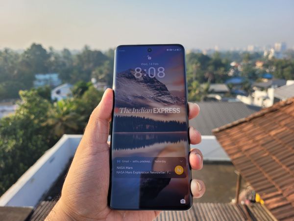 The Honor X9b in sunlight