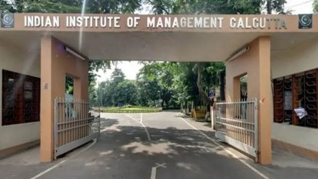 IIM Calcutta placements: The consulting sector emerged as the top recruiter yet again with 167 students (31.6%) bagging offers.