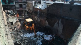 Alipur factory fire, Alipur’s Dayal marke fire, Alipur market blast, What caused the deadly blaze? paint-making machine factory, plastic containers burnt, delhi news, indian express