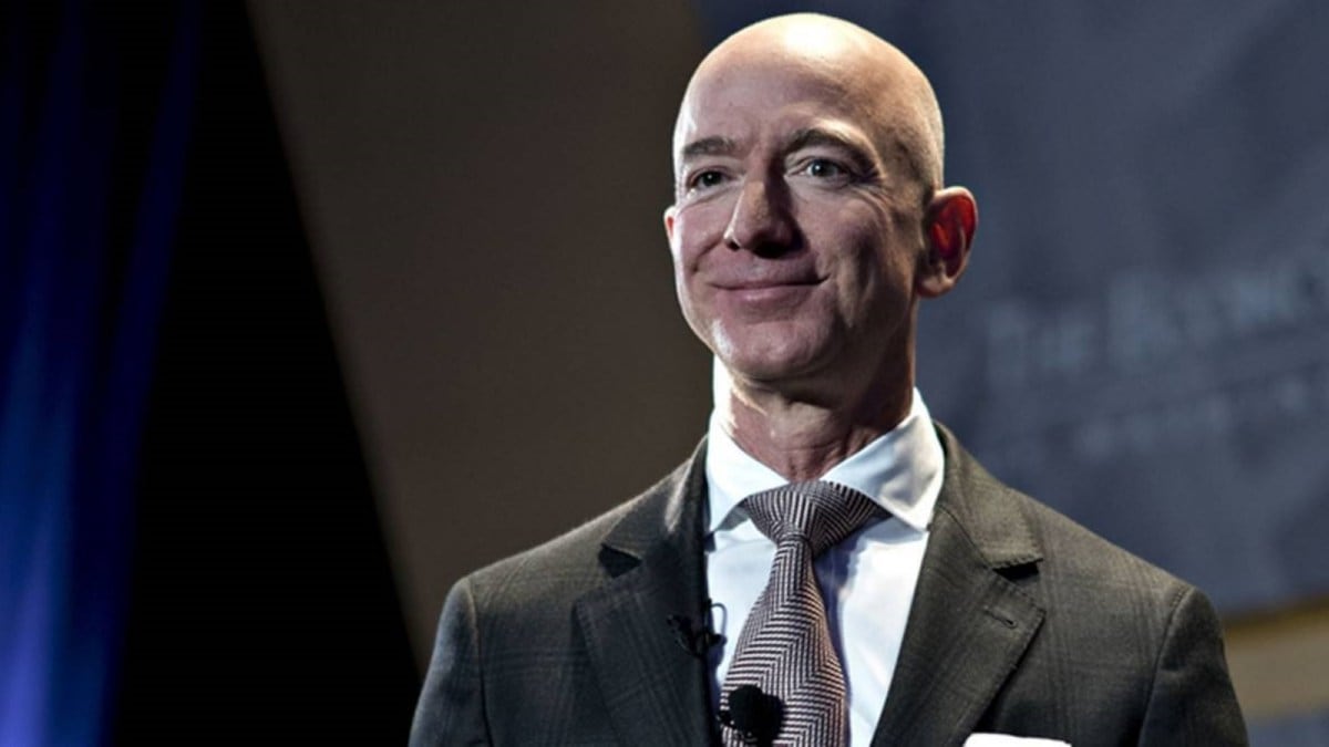 Jeff Bezos, Amazon CEO Jeff Bezos, Jeff Bezos Amazon, Amazon, Amazon shares, Indian express news, current affairs