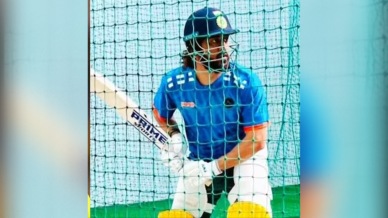 Mahendra Singh Dhoni hitting the nets