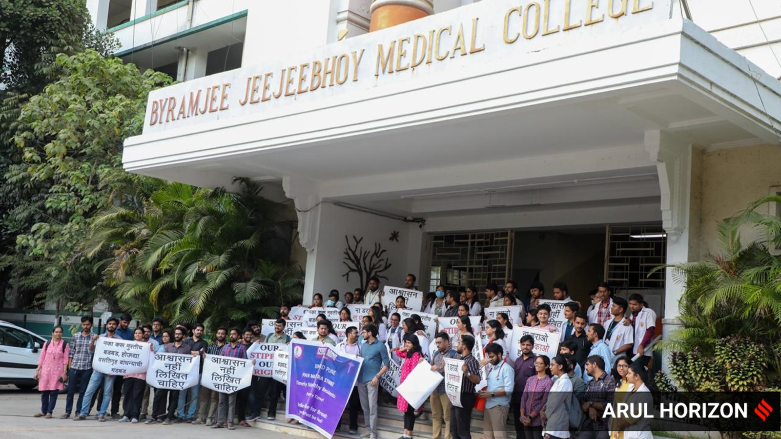 Nearly 350 resident doctors from Pune’s Sassoon, 8,000 doctors across Maharashtra go on indefinite strike