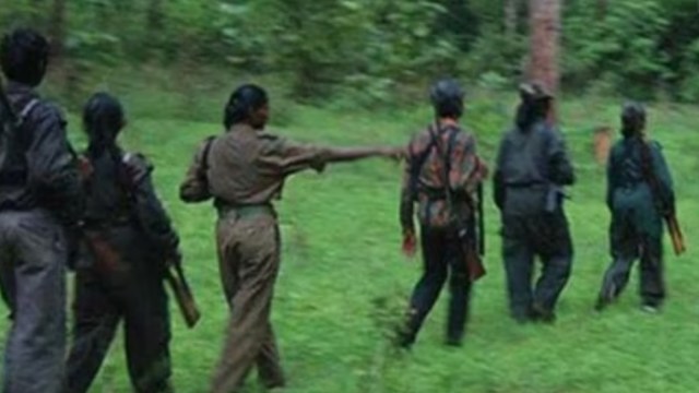 Naxalite Commander Carrying Rs 8 Lakh Bounty Surrenders In Chhattisgarhs Sukma India News 6079