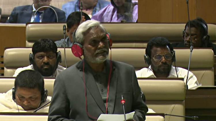 Jharkhand CM Champai Soren speaks in the special session of the state assembly today. (Screengrab)