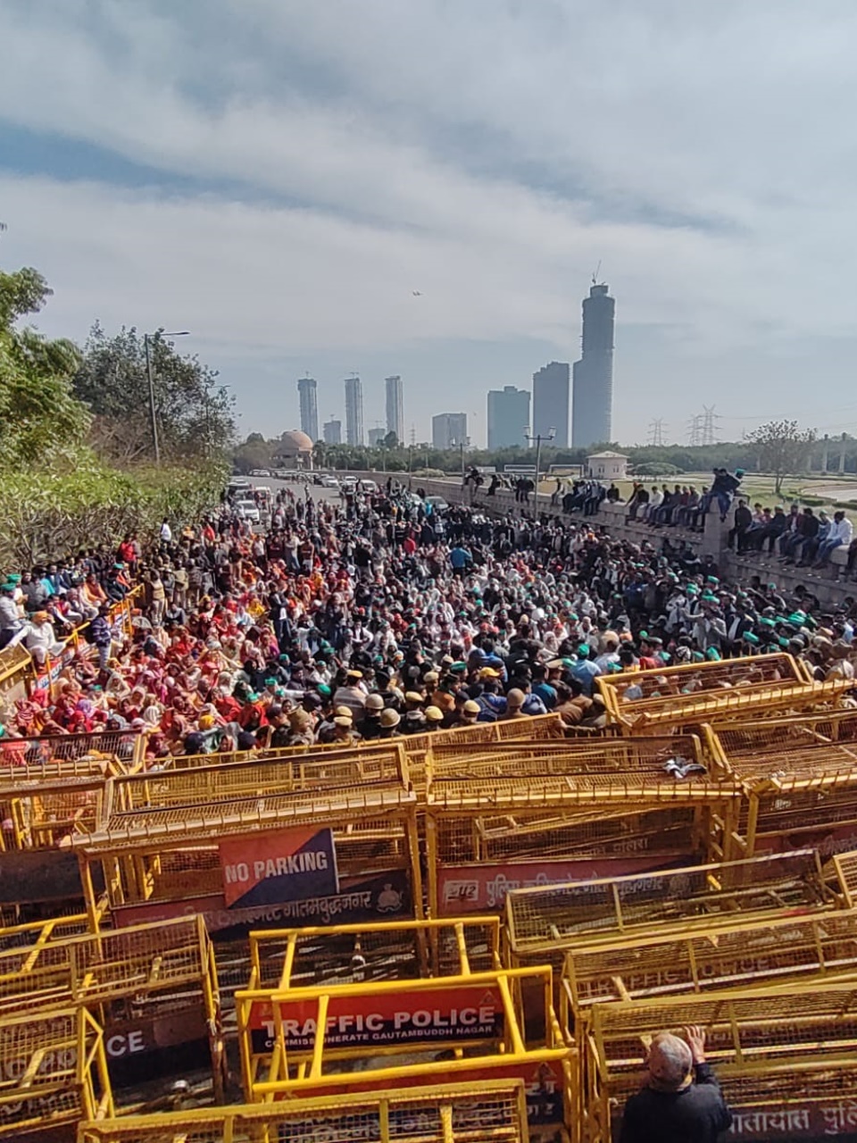 Protesting farmers call off march to Parliament, to continue protest in ...