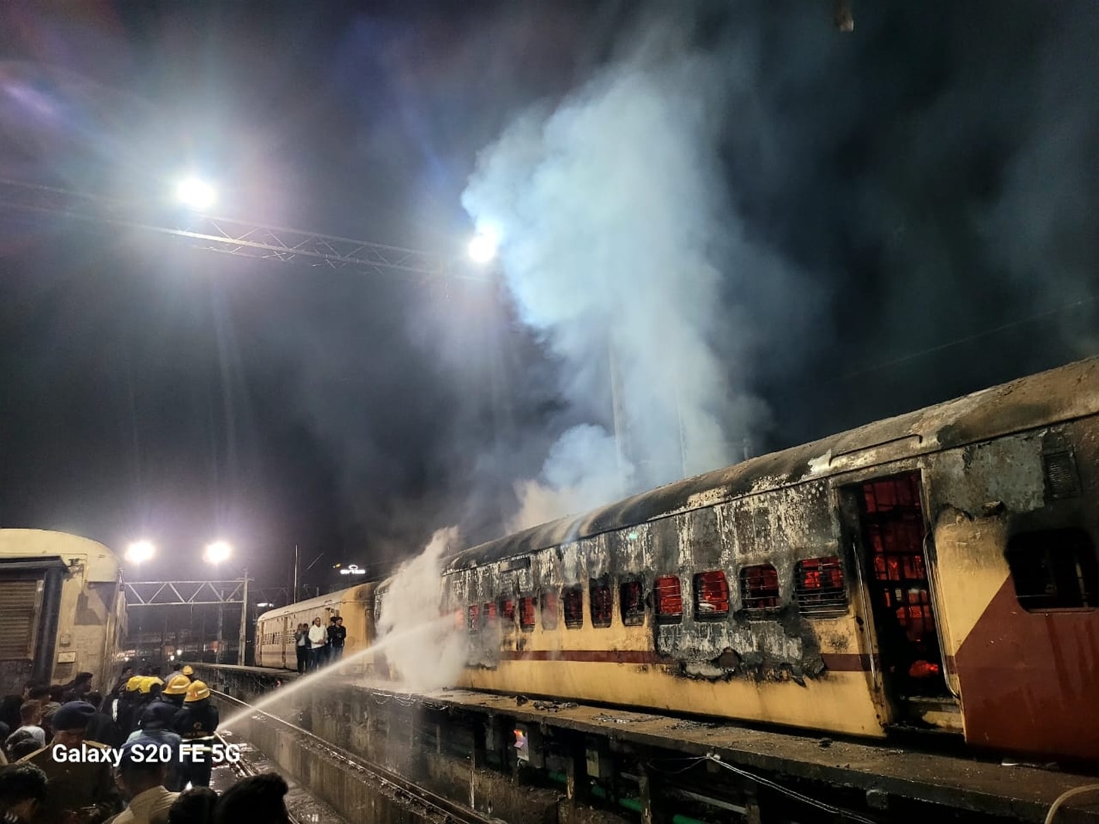 Railway coach catches fire at Pune station; no casualties | Pune News ...