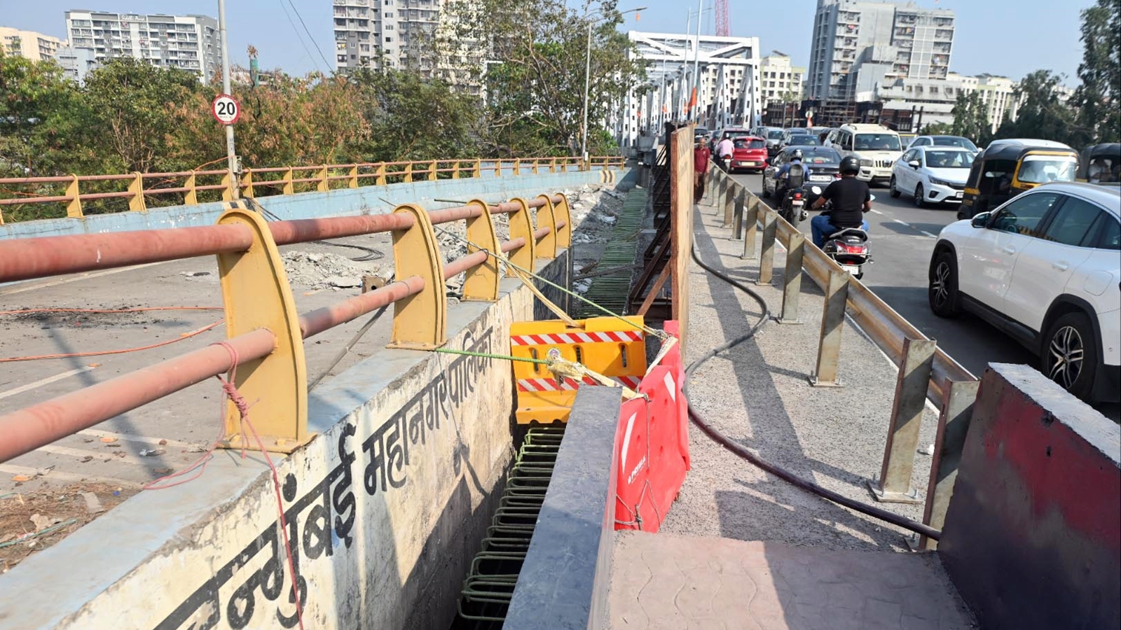 Day after Gokhale bridge opens, commuters fret over its non-alignment with Barfiwala Flyover - Vimarsana News