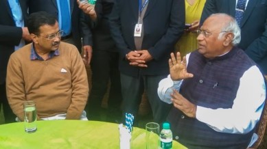 aap congress delhi alliance, aap congress seat sharing, aap congress delhi seat sharing, arvind kejriwal, mallikarjun kharge, congress, aap, india alliance, new delhi news, delhi news, arvind kejriwal news, lok sabha elections, lok sabha polls seat sharing, aap congress alliance lok sabha elections