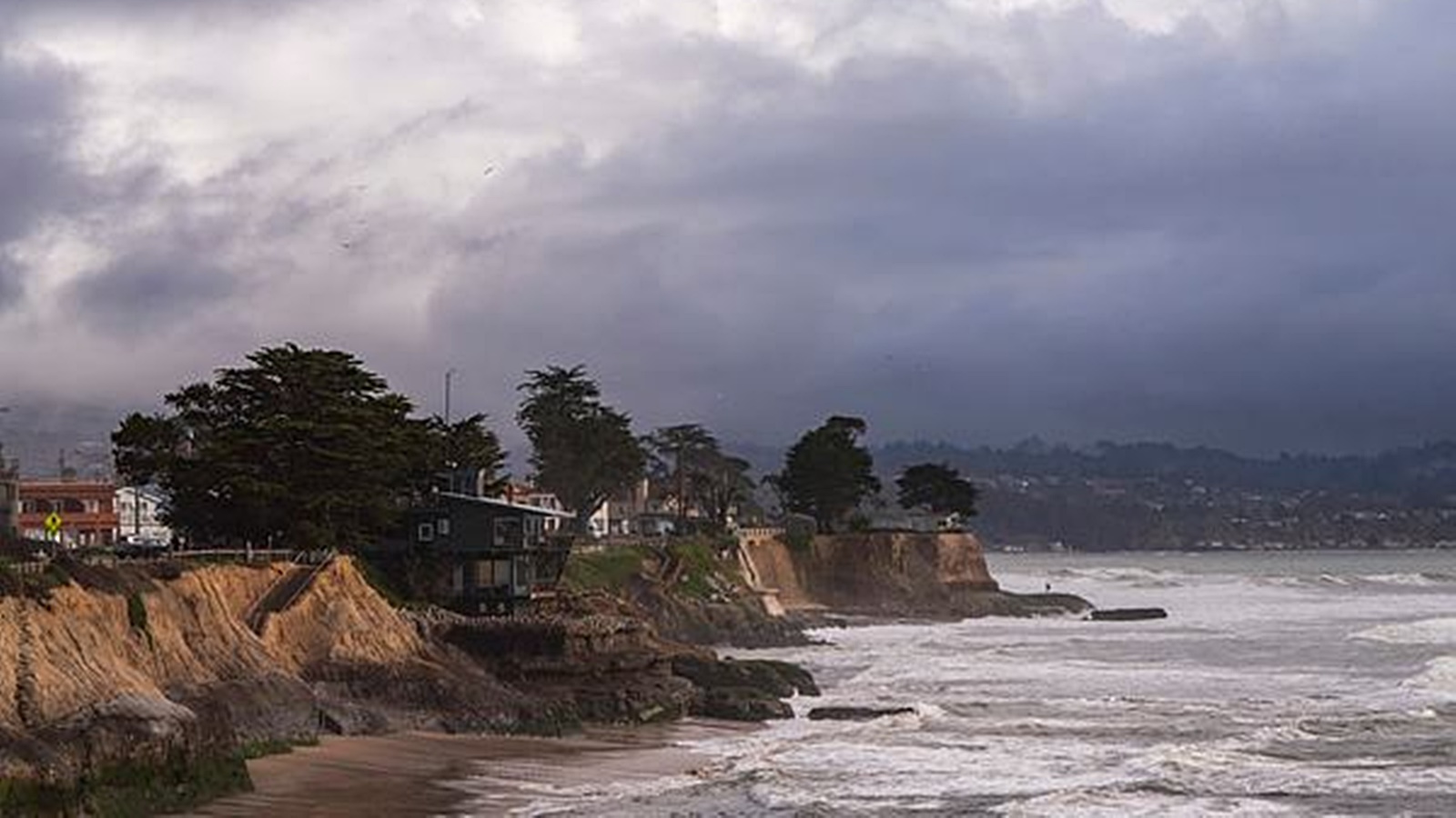 Second powerful storm in days blows into California sparking