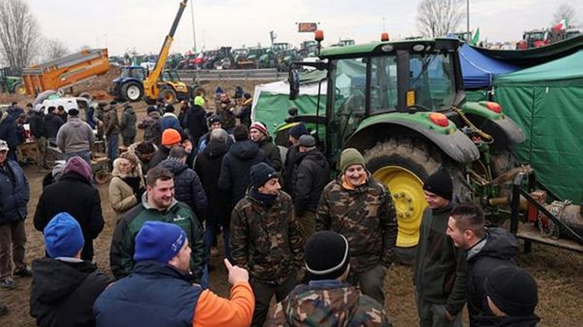 farmers protest