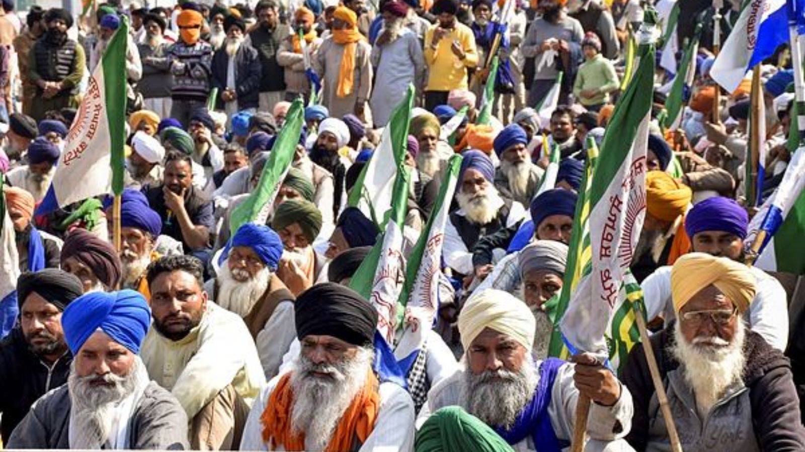 Security forces fire teargas to dispers protesters at Shambhu border