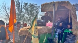 Dilli Chalo, Punjab farmers, Punjab farmers strike, Punjab farmers protest, Punjab farmers barricades, Punjab farmers delhi protest, farmers agitation, farmers crisis, Indian express news, current affairs