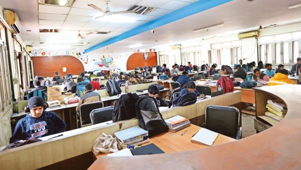 The library at Mayur Vihar