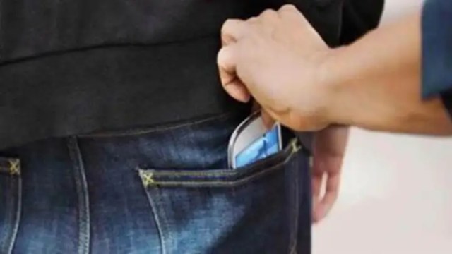 Mobile snatchers, Surat court on mobile thefts, Surat court ruling on mobile theft, gujarat mobile theft complaints, Gujarat mobile snatching incidents, indian express news