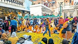 Nizamuddin dargah, Basant Panchami celebrations, Nizamuddin dargah celebration of spring, delhi monument, delhi news, India news, Indian express, Indian express India news, Indian express India