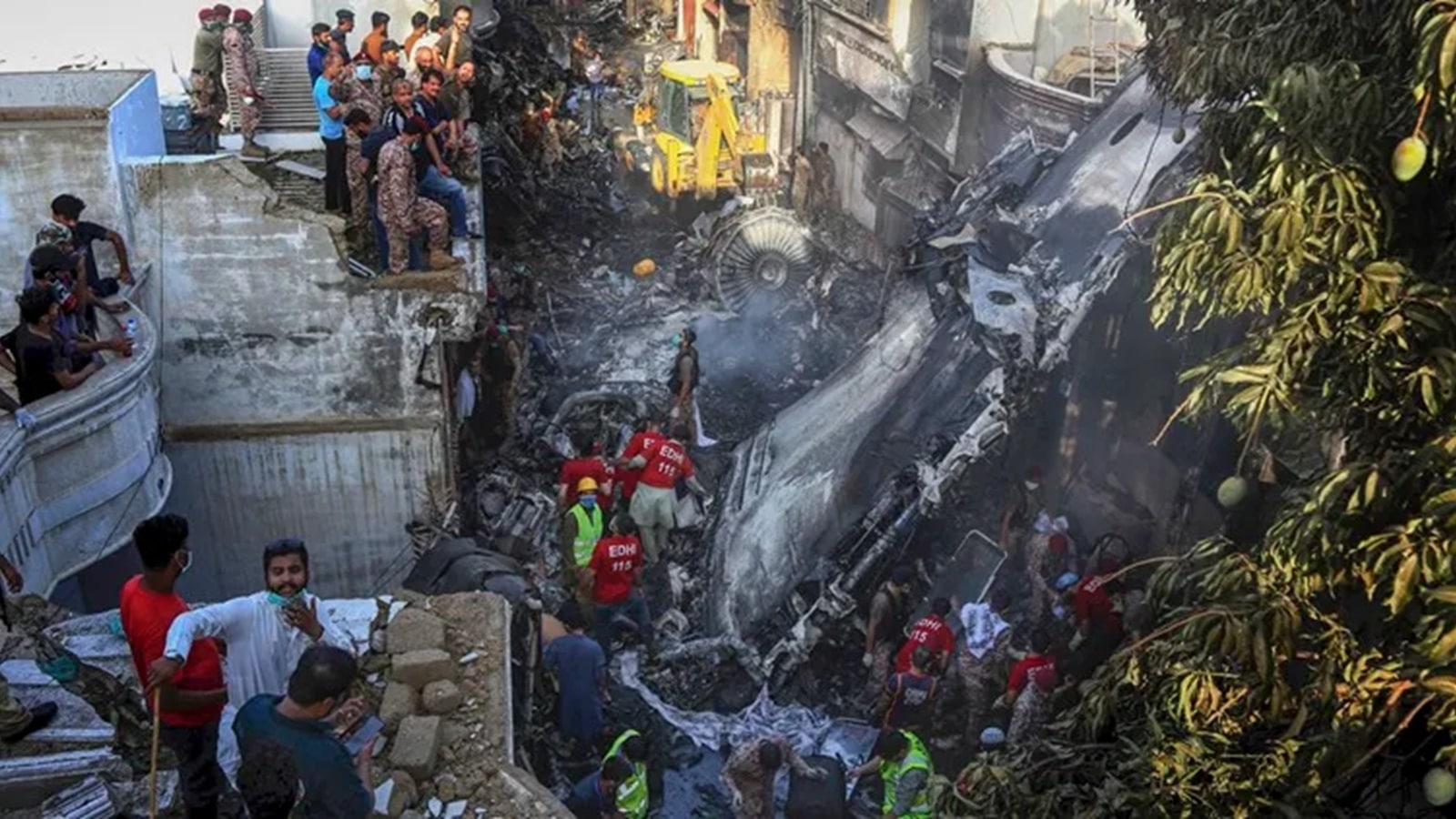 Pakistan plane crash in May 2020 blamed on ‘human error’ | Pakistan ...