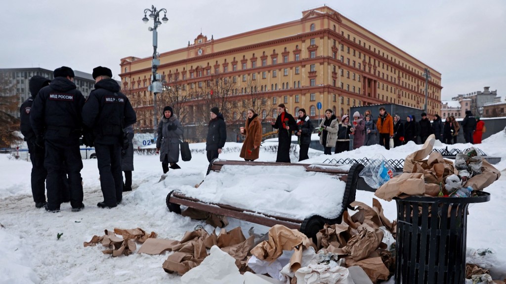 Over 400 detained in Russia as country mourns the death of Alexei ...