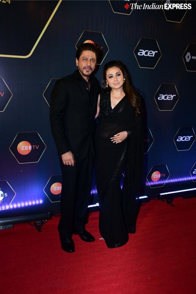 Shah Rukh Khan poses with Rani Mukerji on DPIFF 2024 red carpet, fans are  reminded of KKHH's Rahul and Tina: 'Please cast them together' | Bollywood  News - The Indian Express