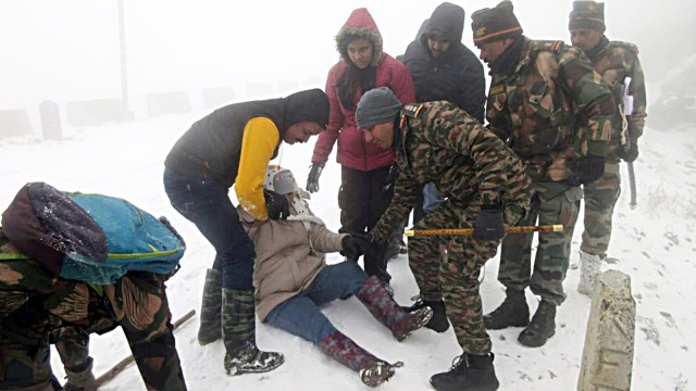 tourist rescue army nathula
