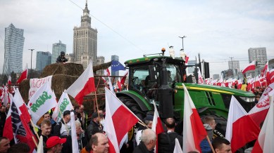 Warsaw farmers protest