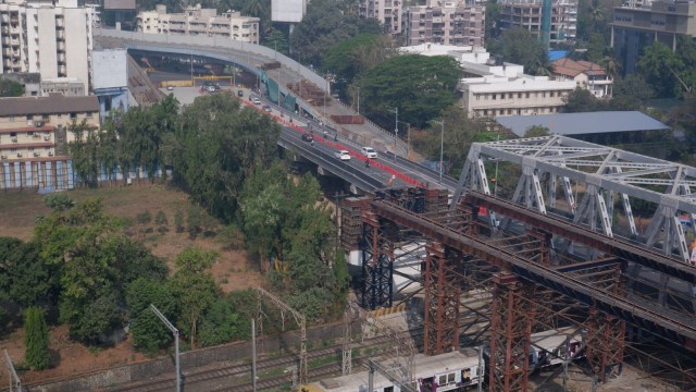 Gokhale Bridge, Barfiwala Flyover misalignment