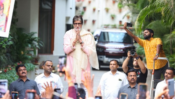 Amitabh Bachchan shares moments from Holi celebrations with his fans.  (Photo: Tumblr/srbachchan)