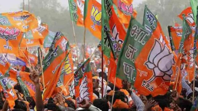 MLA Arvind Ladani joins BJP