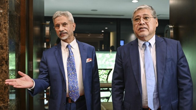India supports Philippines in upholding its sovereignty: Jaishankar in Manila