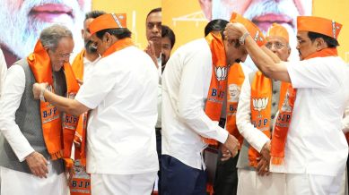 Gujarat chief Modhwadia, another ex-functionary Der join BJP