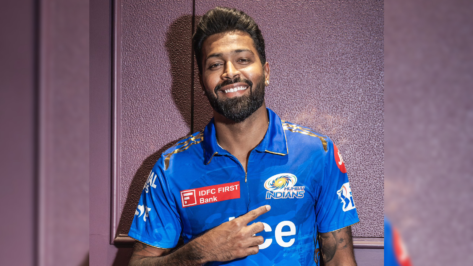 Hardik Pandya Tries To Stir Up Support For Mumbai Indians With Promise ...