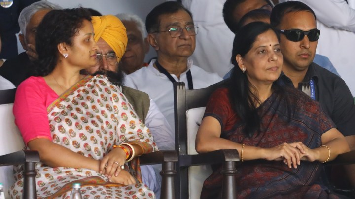 2 empty chairs for Kejriwal and Soren, wives Sunita, Kalpana take centre stage
