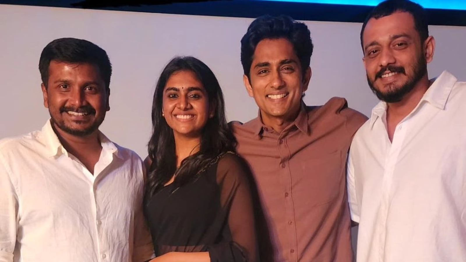 Chithha actors Siddharth and Nimisha Sajayan, helmer SU Arun Kumar meet ...